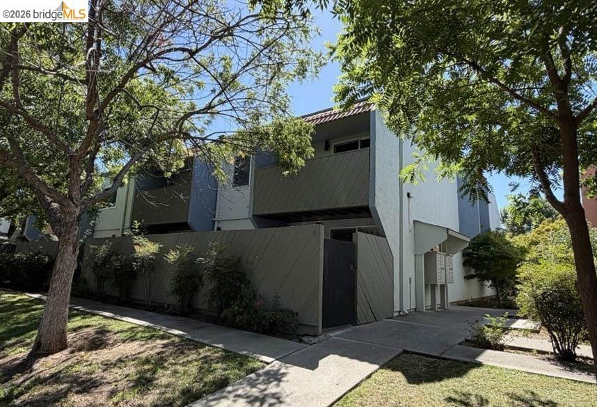 1800 Laguna ST APT 5, Concord, CA 94520 — photo 1