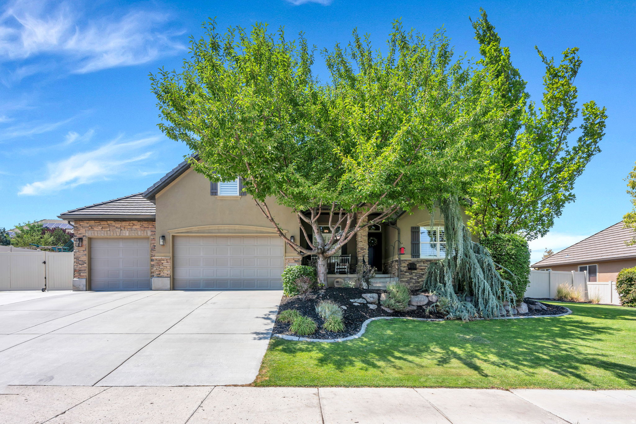 14466 S LONG RIDGE DR, Herriman, UT 84096 — photo 1