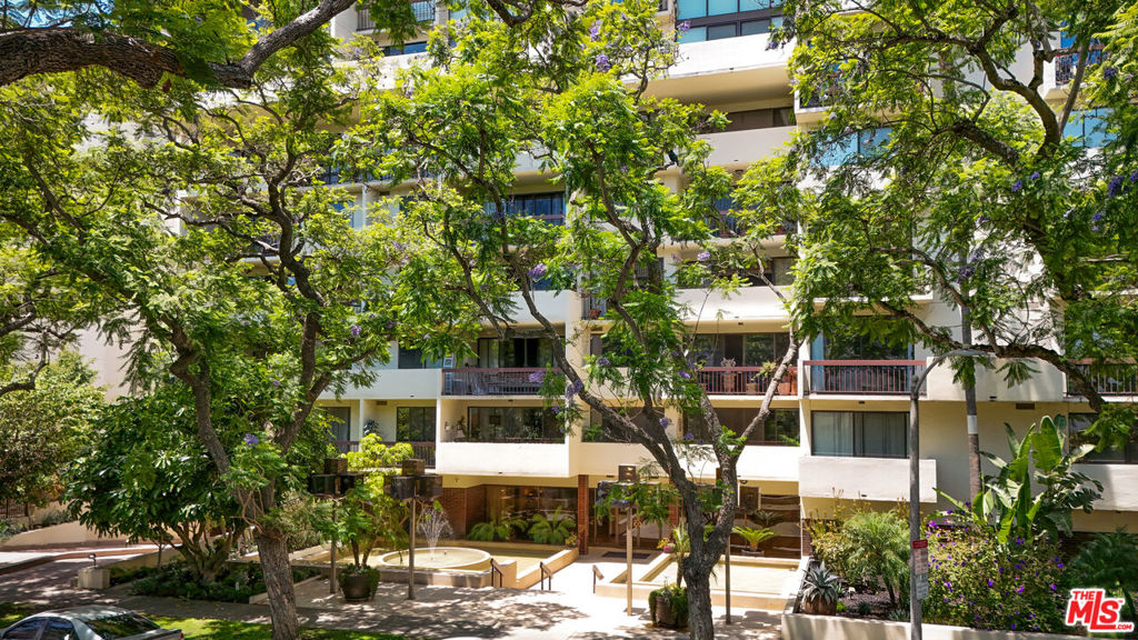 325 N Oakhurst Drive 405, Beverly Hills, CA 90210 — photo 1