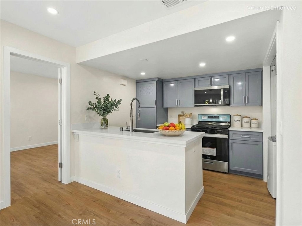 10237 De Soto A, Chatsworth, CA 91311 — photo 1