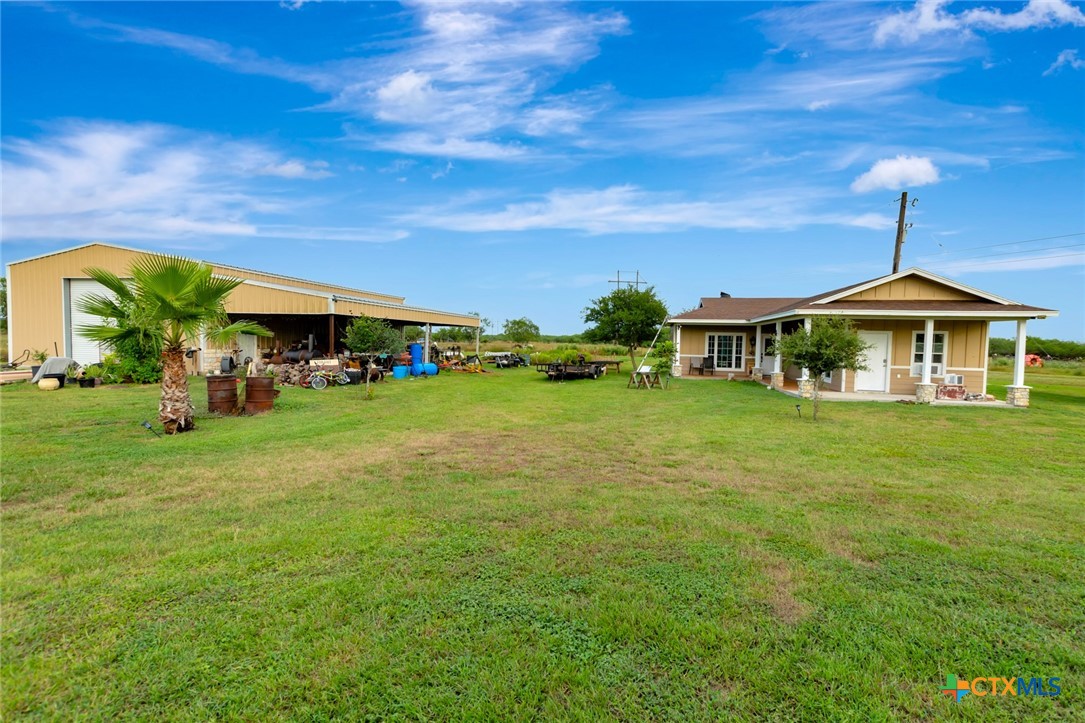 1207 Friar Rd, Cuero, TX 77954 — photo 1