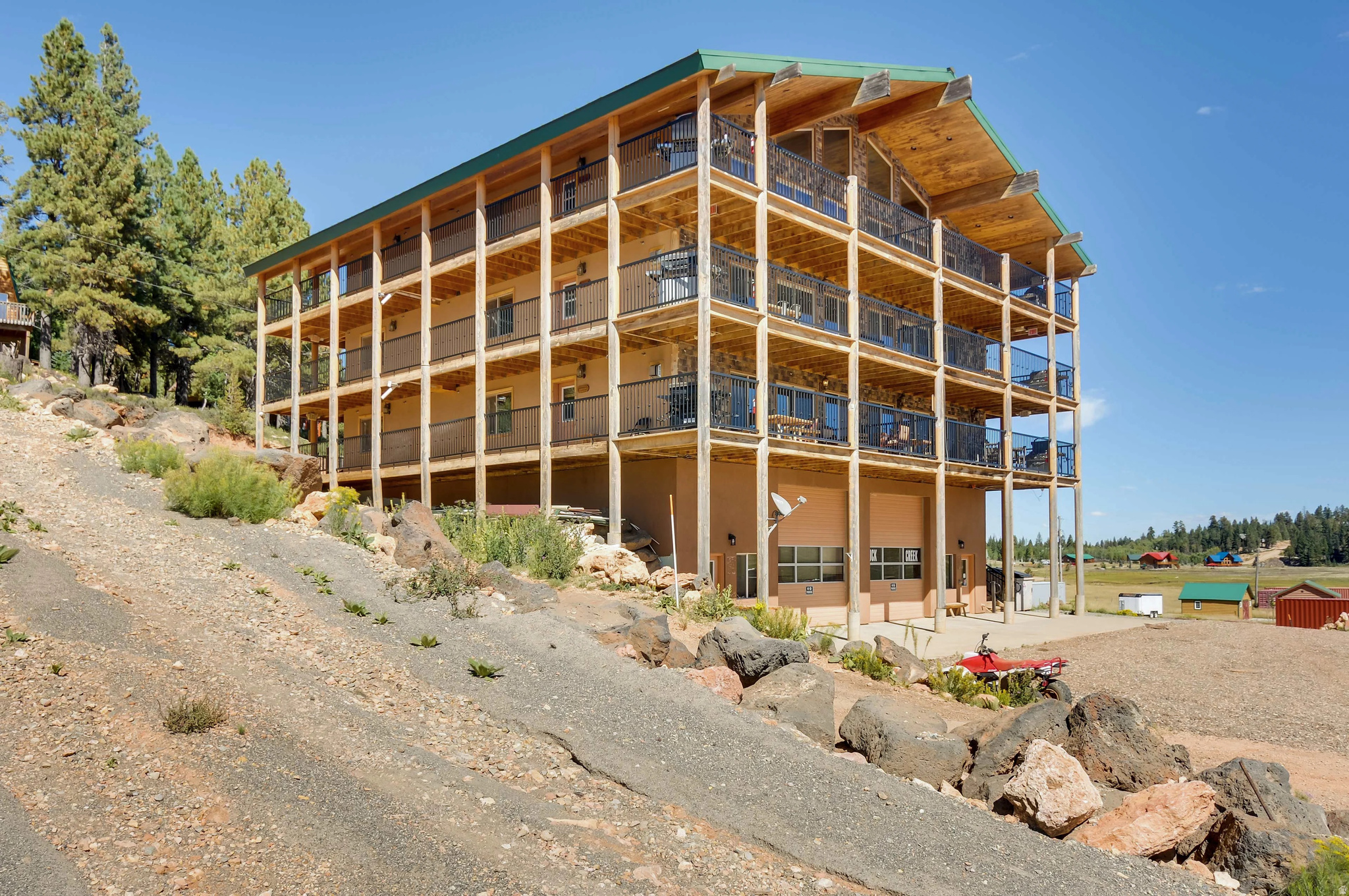 885 E CHURCH DR, Kanab, UT 84741 — photo 1