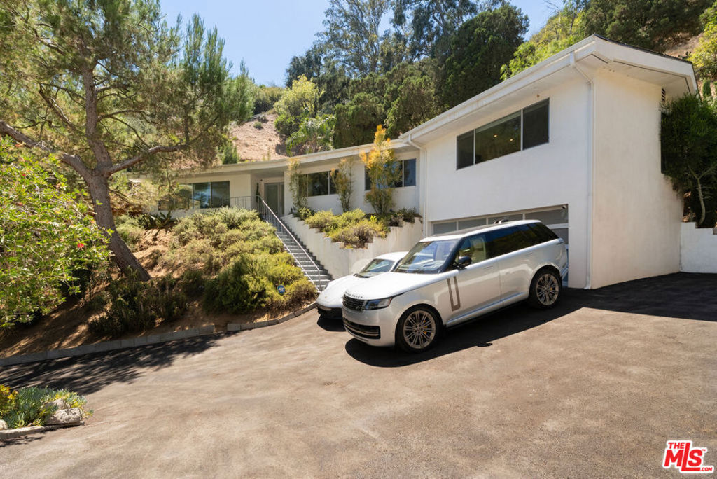 9659 Cedarbrook Drive, Los Angeles, CA 90210 — photo 1
