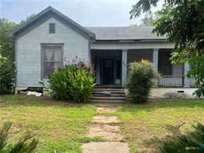 1228 Saint Peter, Gonzales, TX 78629 — photo 1