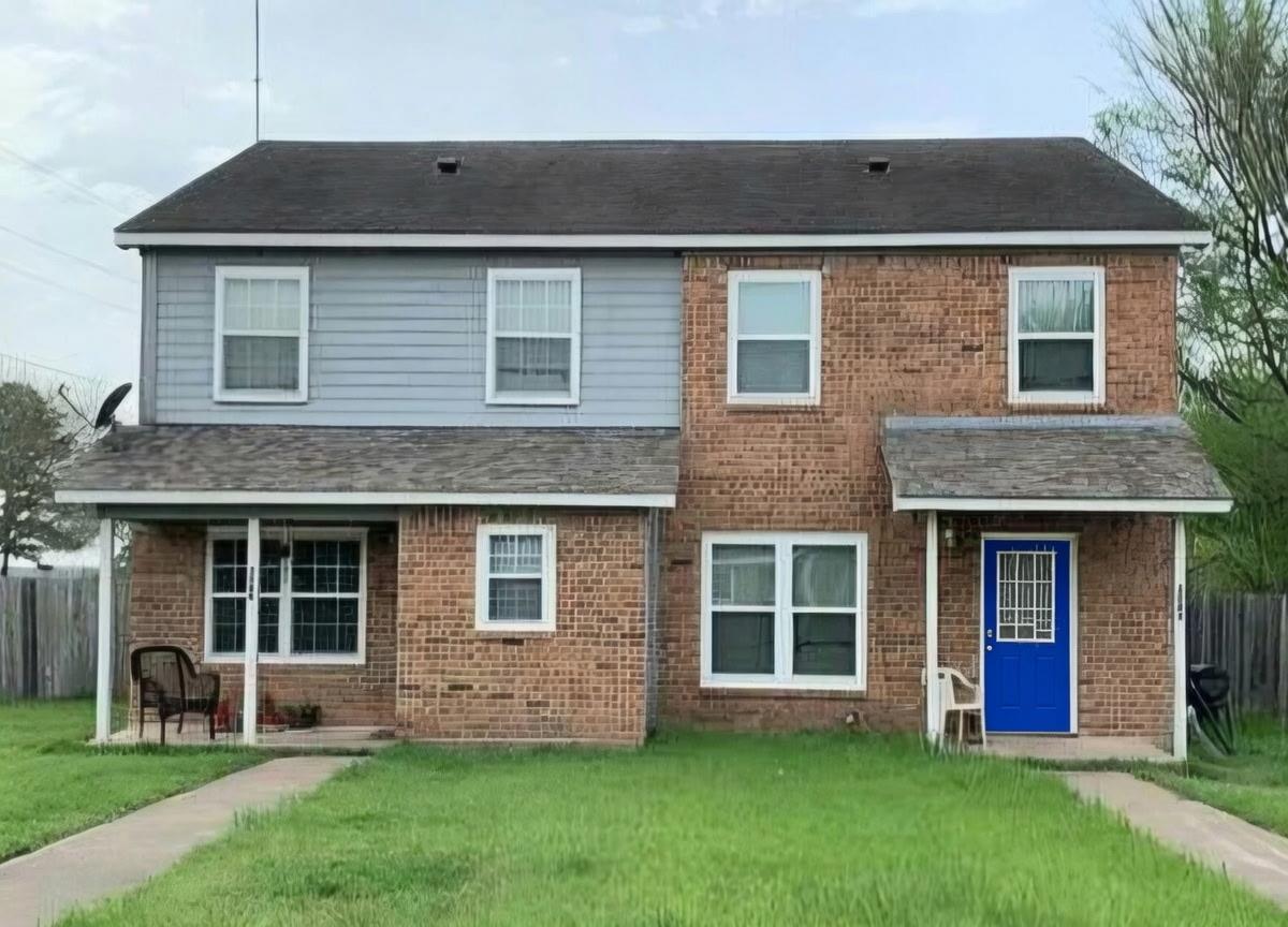 306 Anderson, Smithville, TX 78957 — photo 1