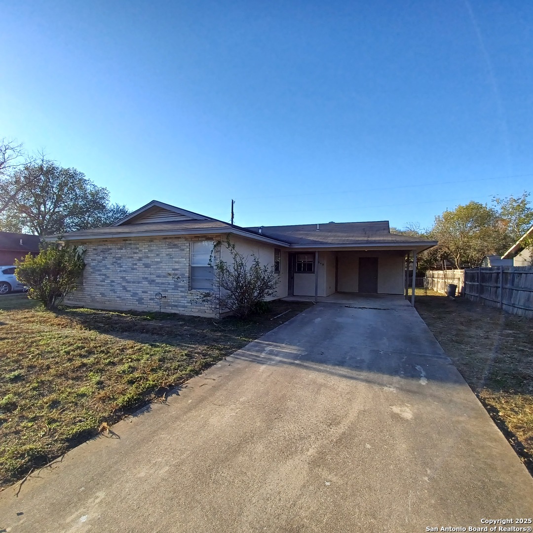 1549 LORELEI LN, New Braunfels, TX 78130 — photo 1