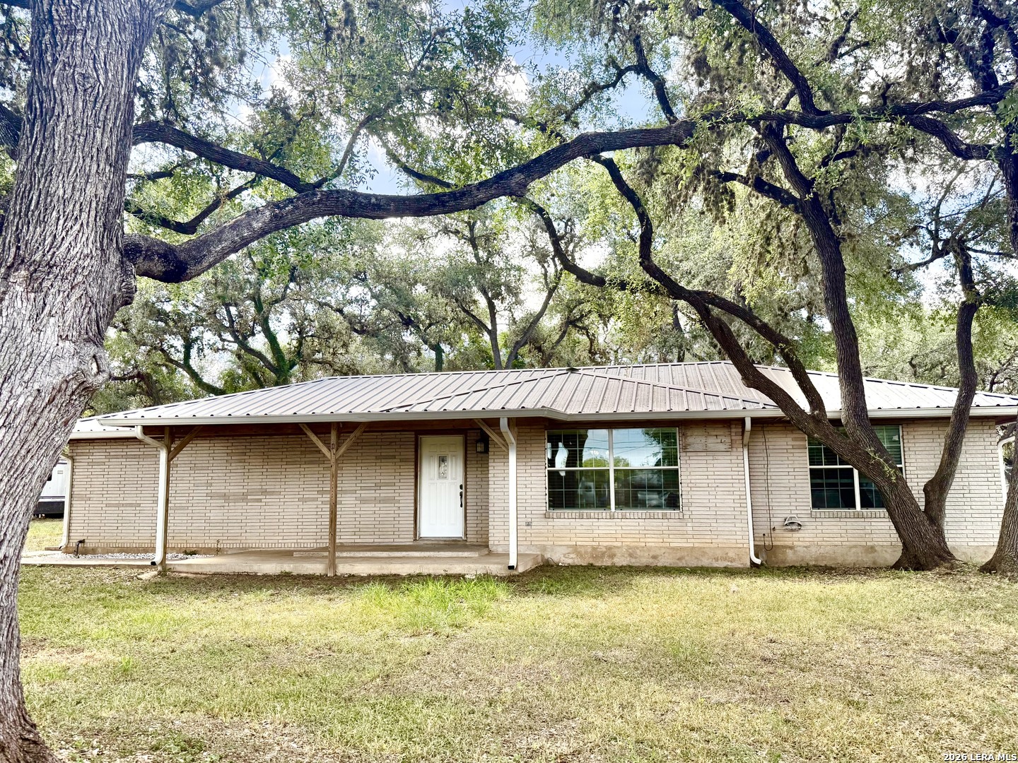 170 White, Beeville, TX 78102 — photo 1