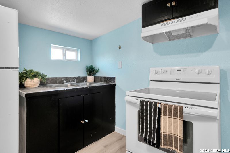 1114 Hough, , 78101 — photo 1