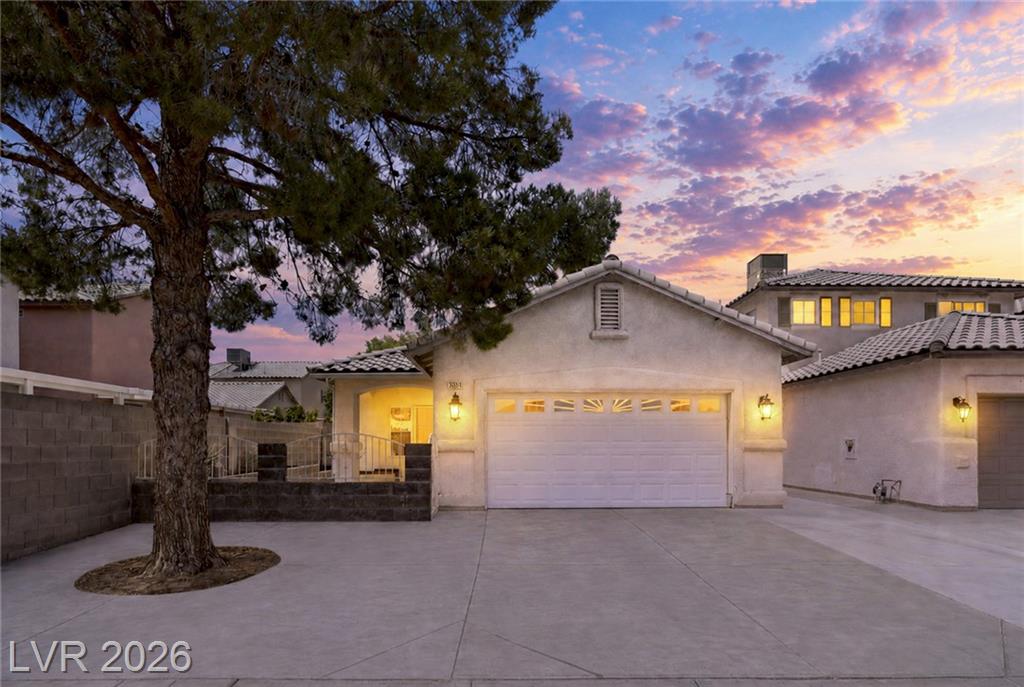 5904  Hickory Nut Avenue, Las Vegas, NV 89142 — photo 1