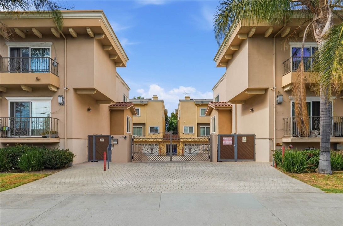 13629 Wyandotte 118, Van Nuys, CA 91405 — photo 1