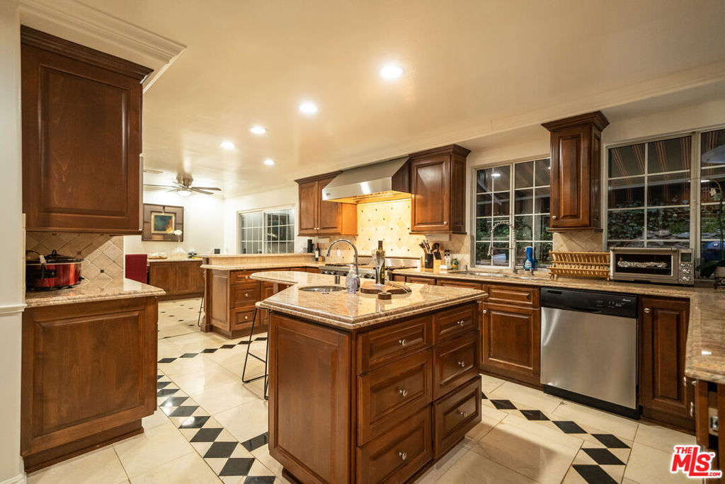 2461 Jupiter Drive, Los Angeles, CA 90046 — photo 1