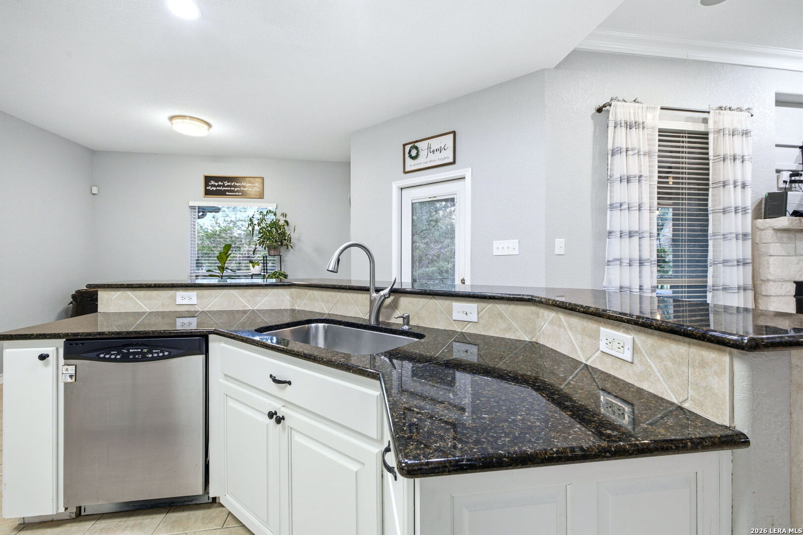 1120 Glenwood Loop, ,  78163 — photo 1