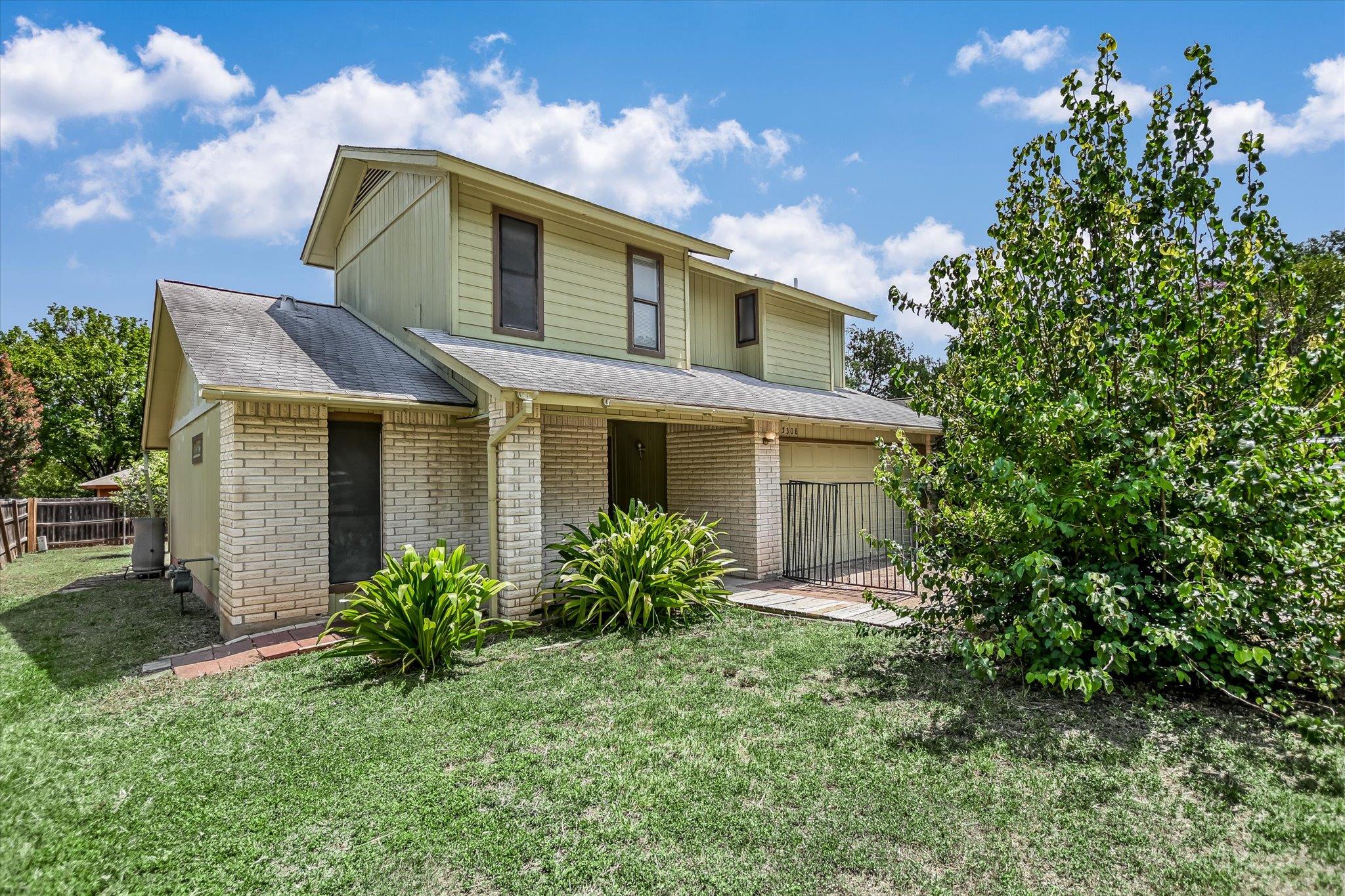 5308 Meadow, Austin, TX 78744 — photo 1
