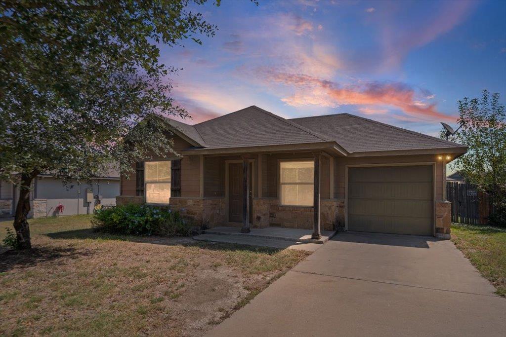 612 Amber, Jarrell, TX 76537 — photo 1