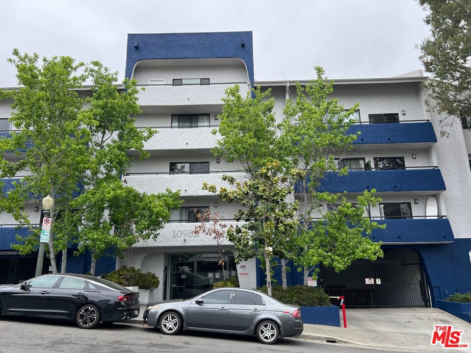 10982 Roebling Avenue 511, Los Angeles, CA 90024 — photo 1