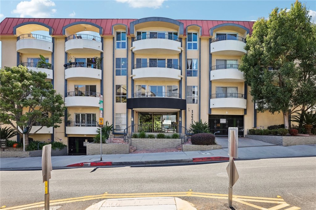 1221 N Kings 203, West Hollywood, CA 90069 — photo 1