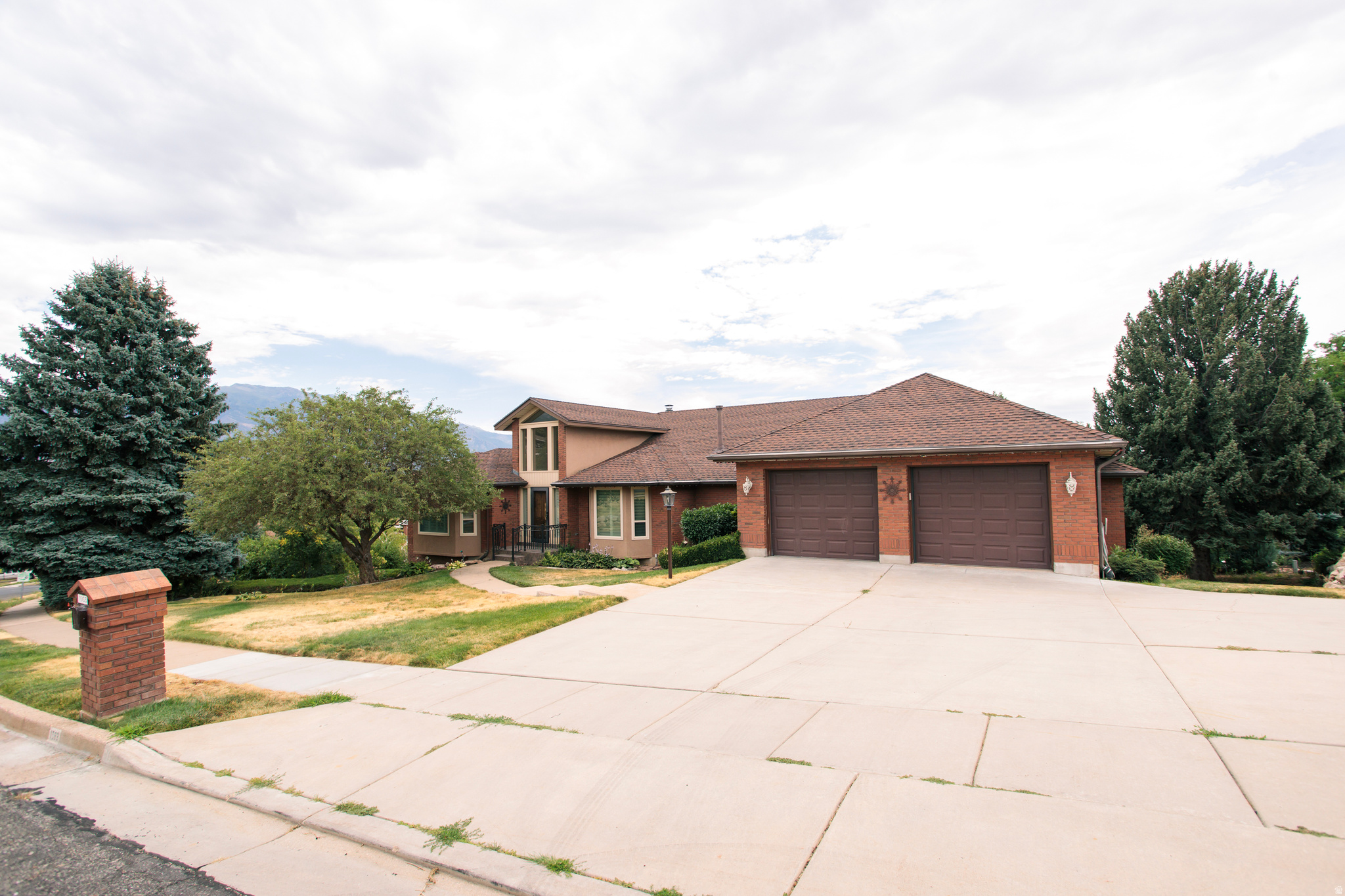 1063 E 5700 S, South Ogden, UT 84405 — photo 1