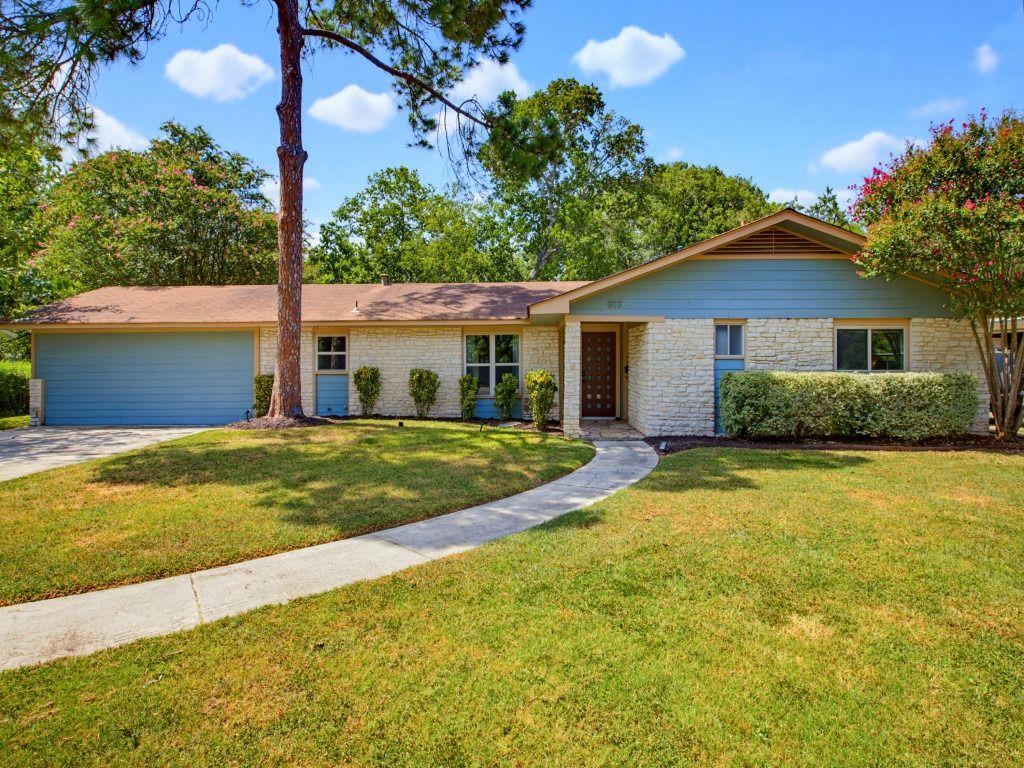 803 Campbell, Lockhart, TX 78644 — photo 1