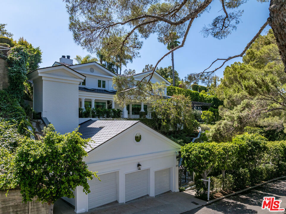 365 Norcroft Avenue, Los Angeles, CA 90024 — photo 1