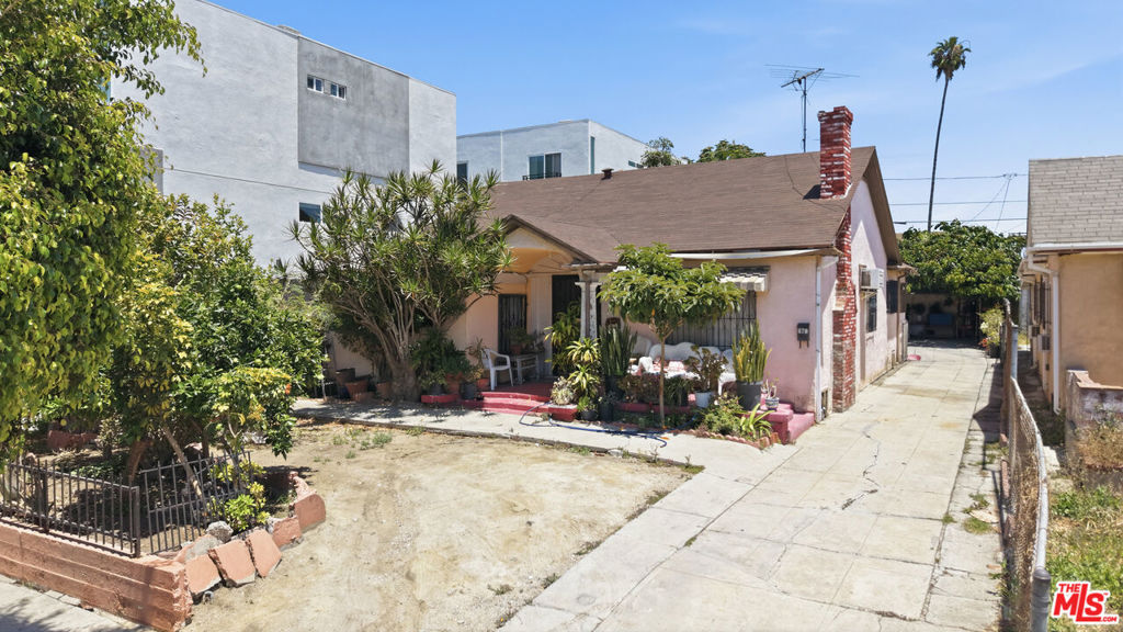 472 N Oxford Avenue, Los Angeles, CA 90004 — photo 1