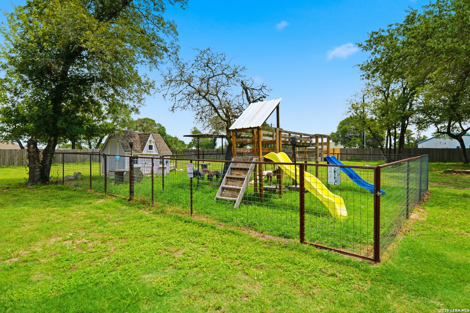 152 CIRCLE SIX DR, ,  78121 — photo 1