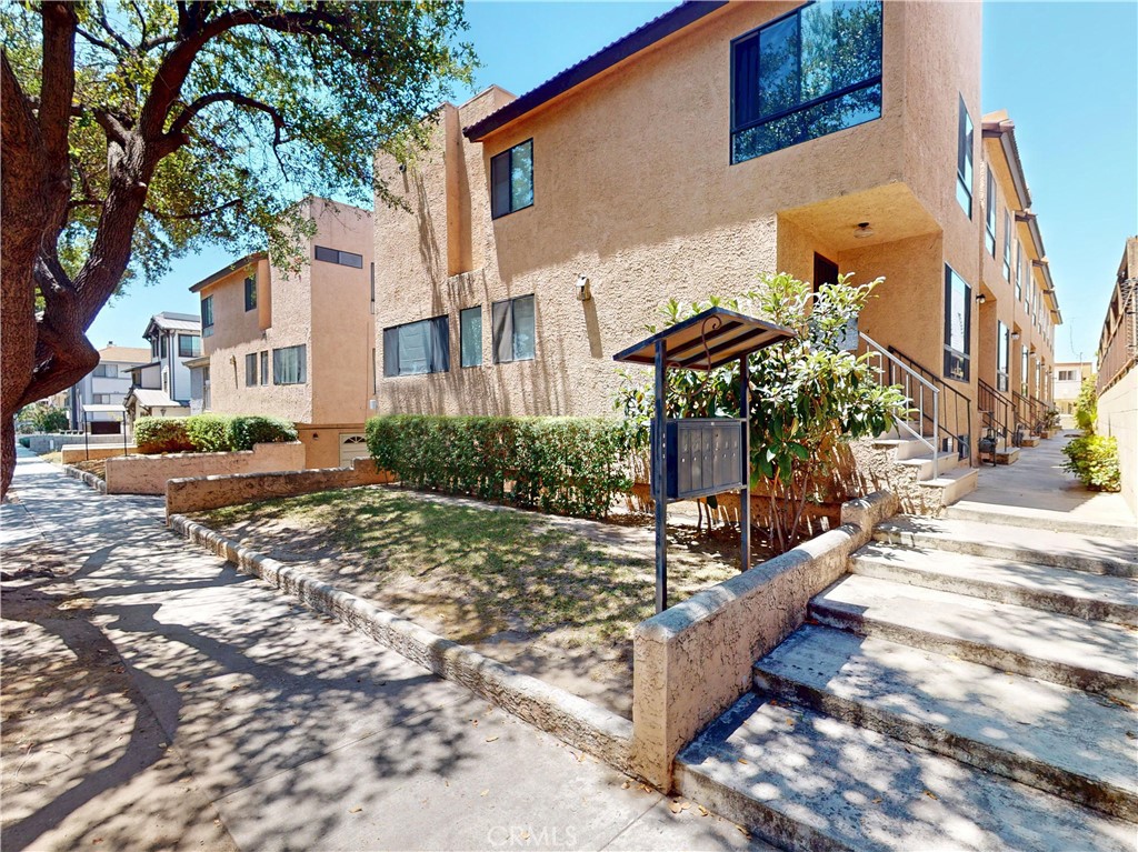 105 S Marguerita Avenue C, Alhambra, CA 91801 — photo 1