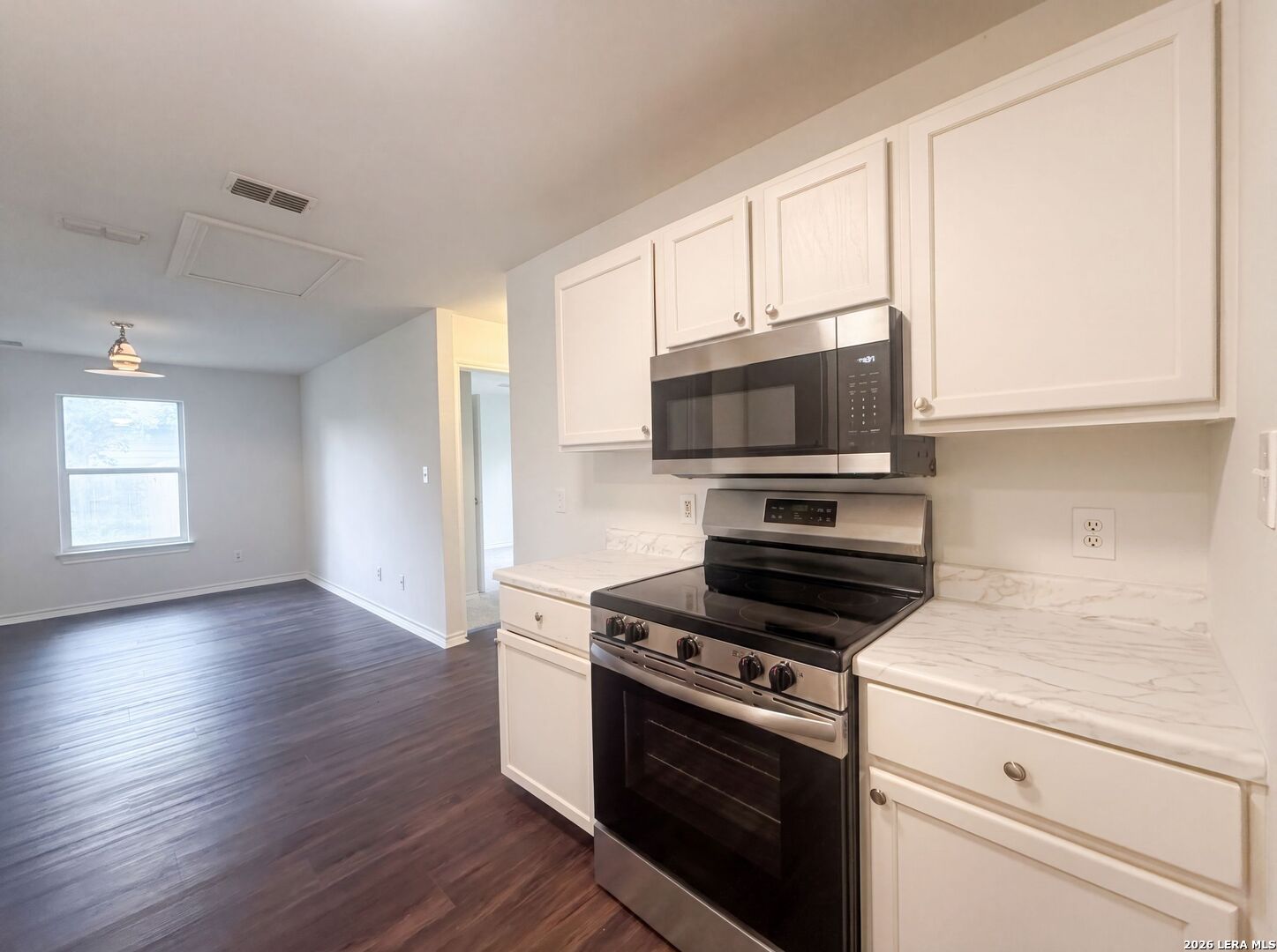 721 ROOSEVELT DR, ,  78155 — photo 1