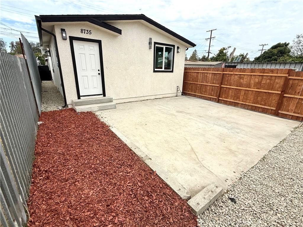 8735 Beach, Los Angeles, CA 90002 — photo 1