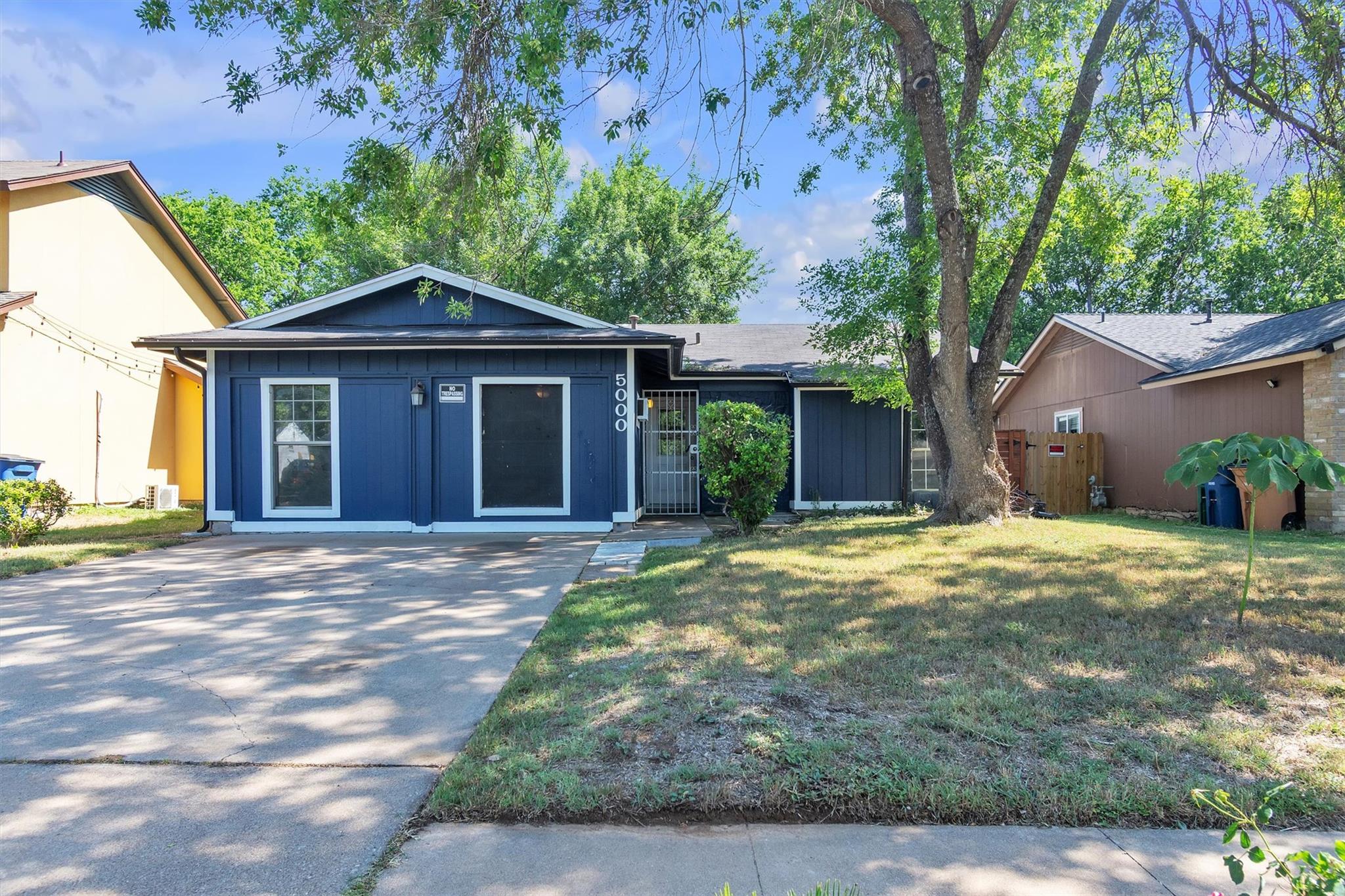 5000 Fontenay, Austin, TX 78744 — photo 1