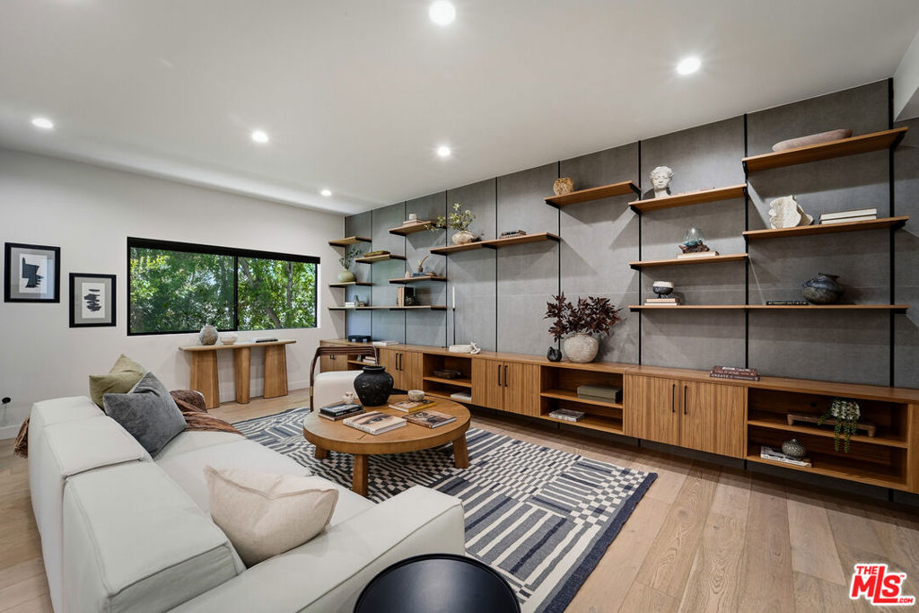 234 S Tower Drive 4, Beverly Hills, CA 90211 — photo 1