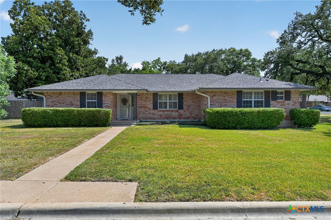 501 E 24th Avenue, Belton, TX 76513 — photo 1