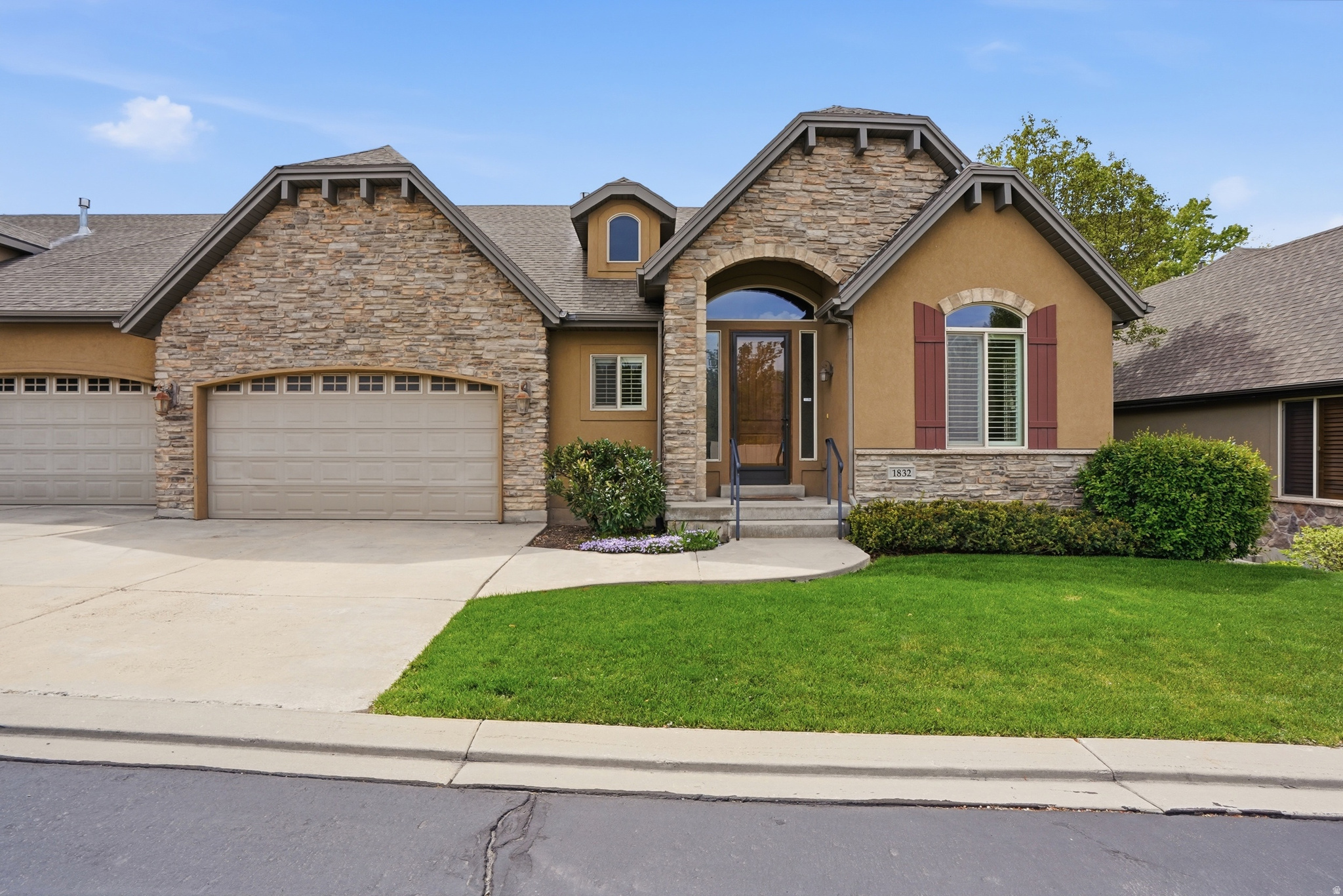 1832 E PEYTON CT, Holladay, UT 84117 — photo 1