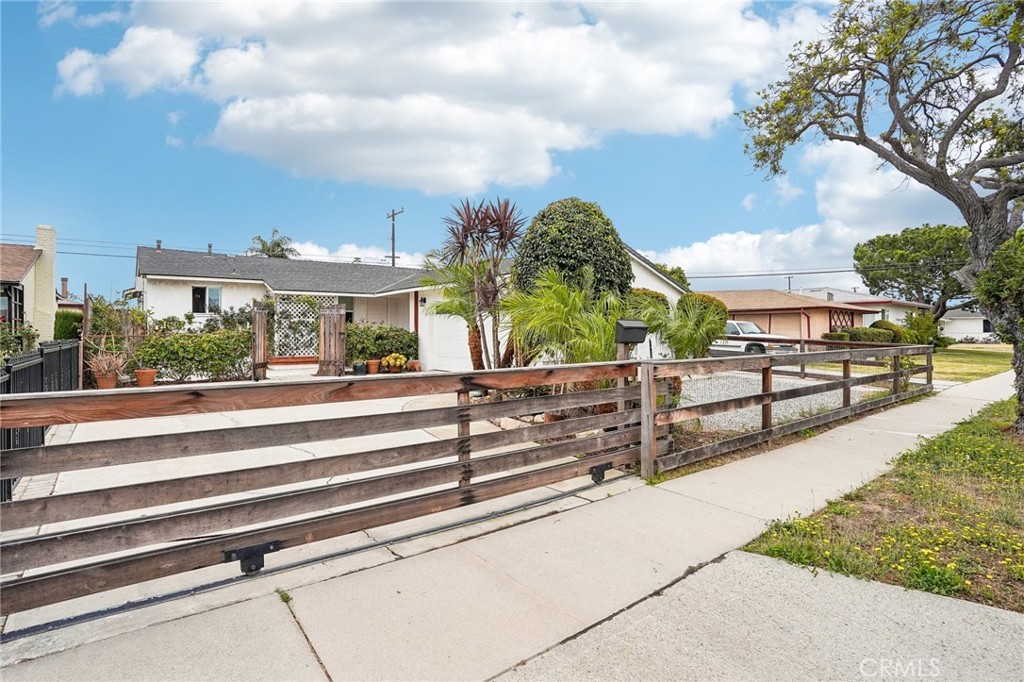 13808 Casimir Avenue, Gardena, CA 90249 — photo 1
