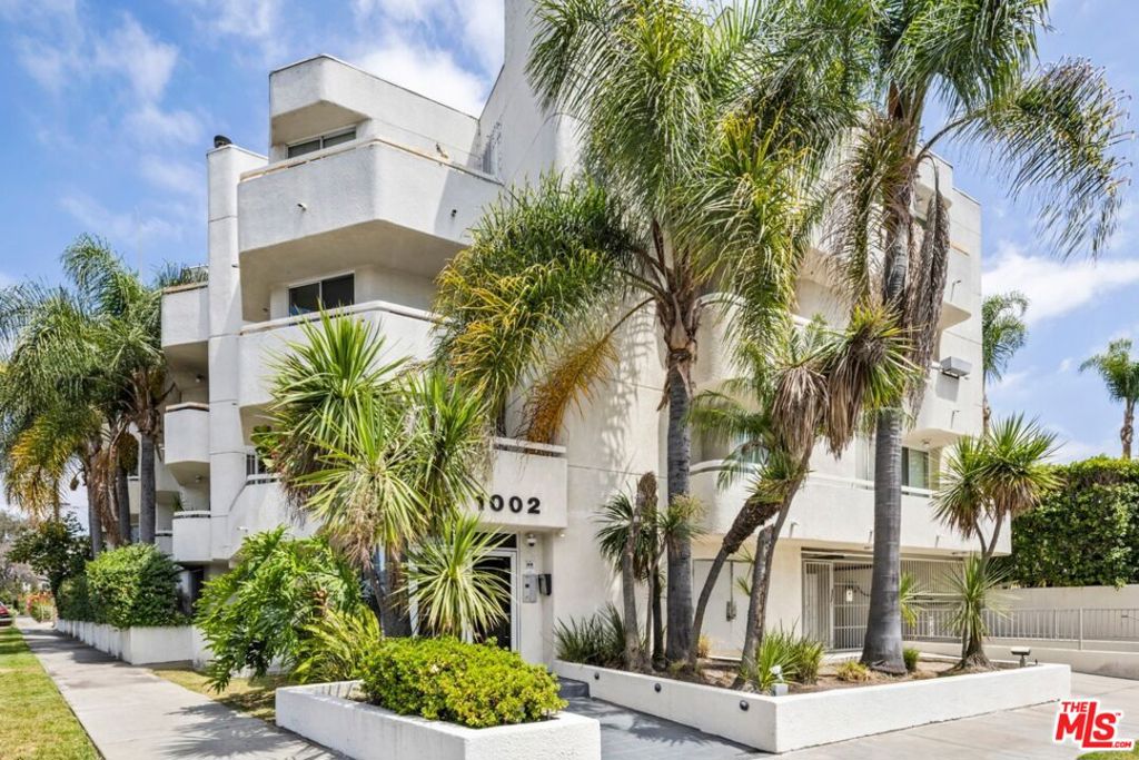 1002 S Burnside Avenue 203, Los Angeles, CA 90019 — photo 1