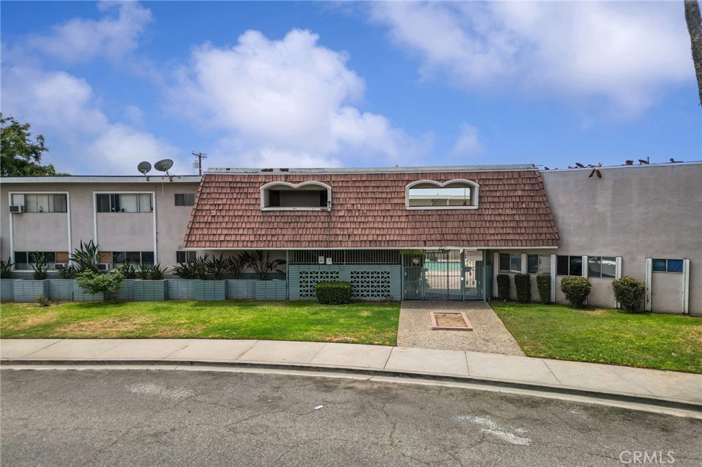 2025 Las Vegas Avenue 3, Pomona, CA 91767 — photo 1