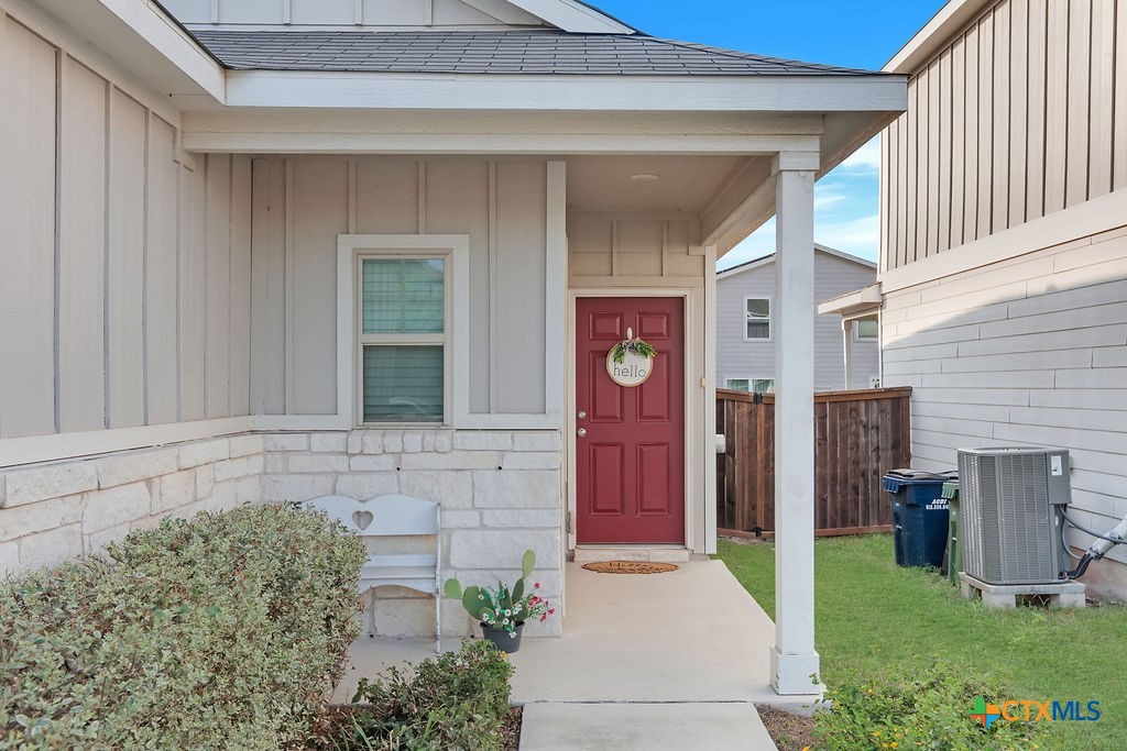 433 Stone Water, Jarrell, TX 76537 — photo 1