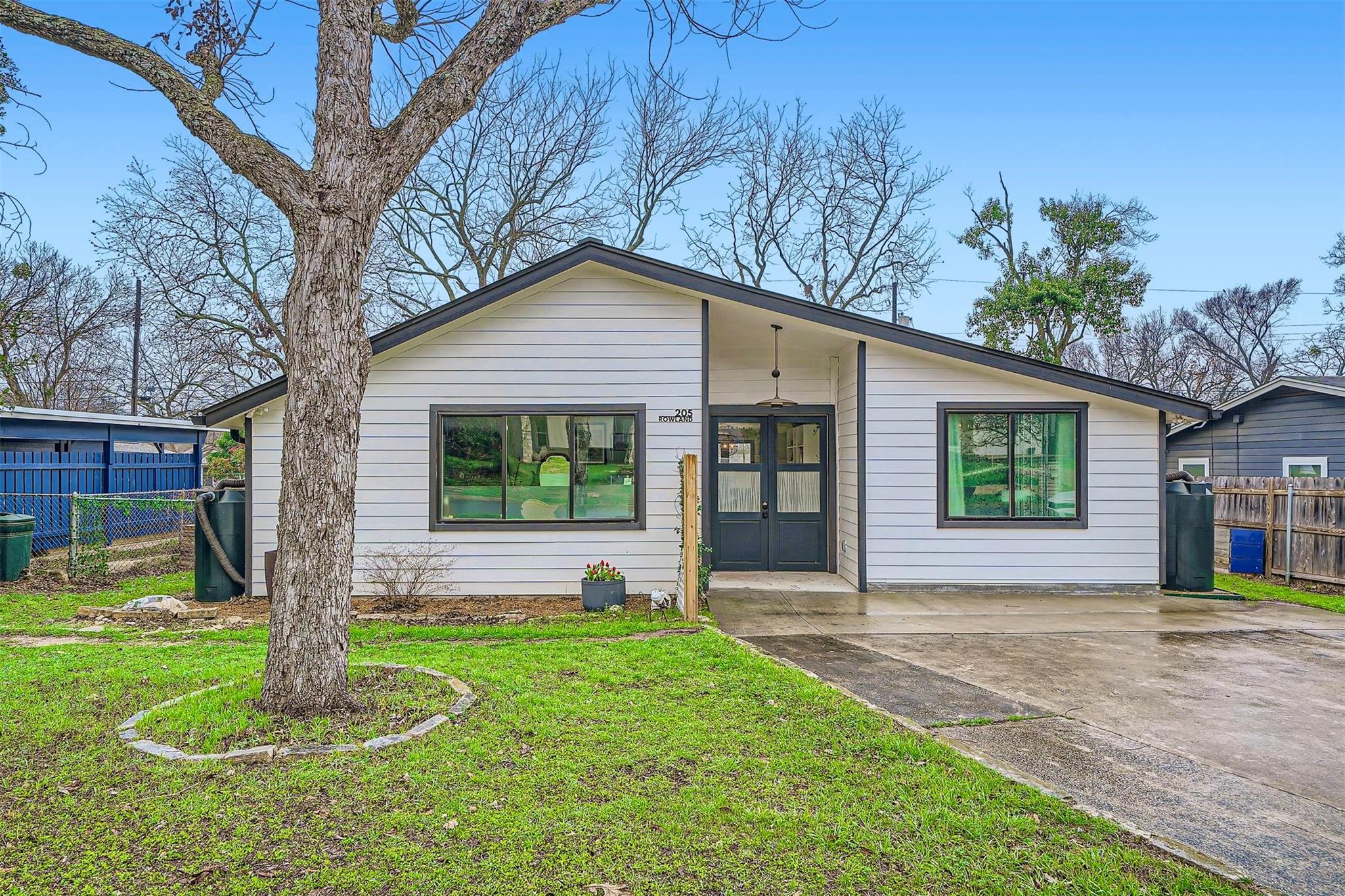 205 Rowland, Austin, TX 78745 — photo 1