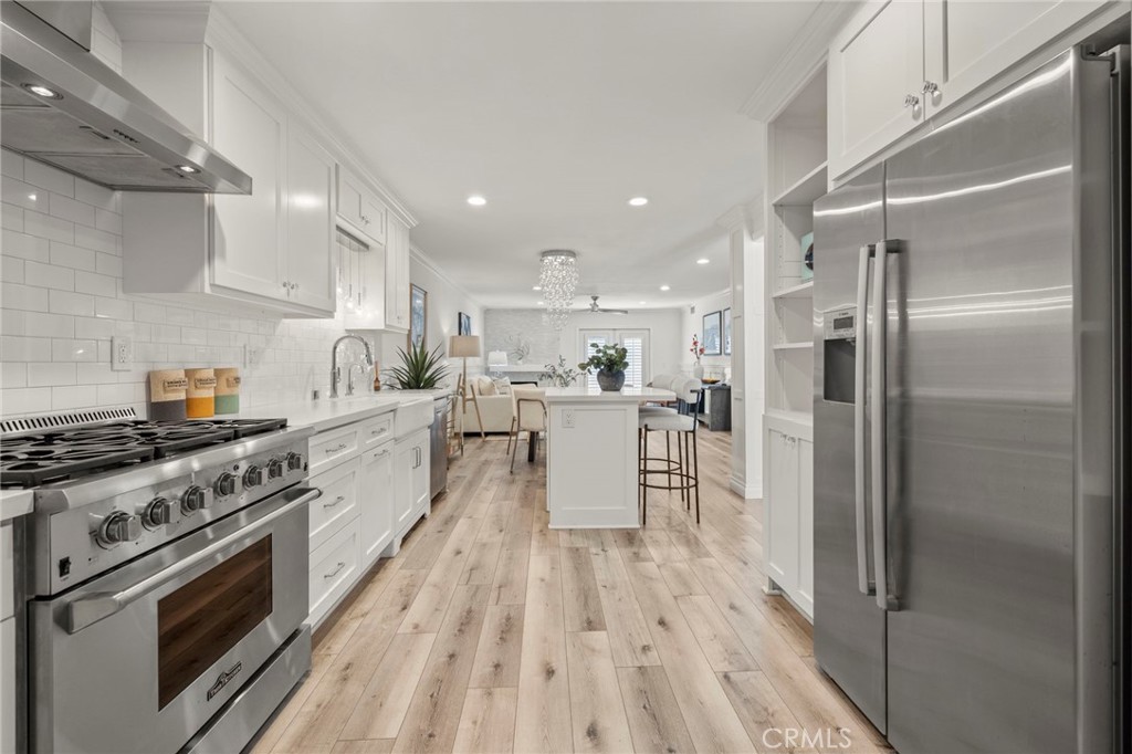 2332 Vista Huerta, Newport Beach, CA 92660 — photo 1
