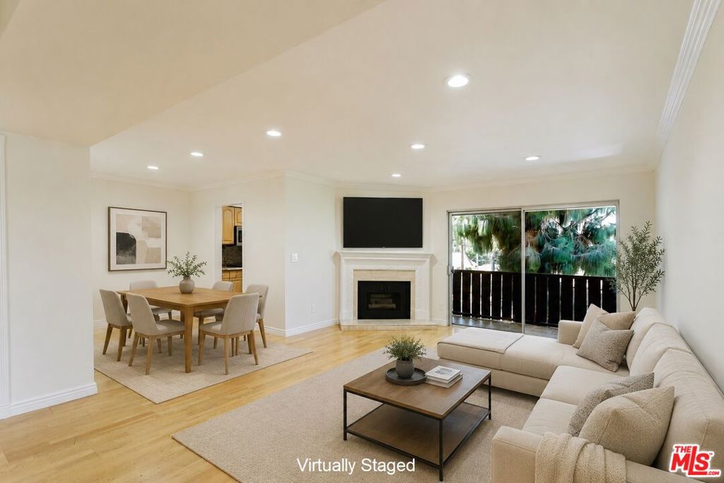 14980 Victory Boulevard 201, Van Nuys, CA 91411 — photo 1