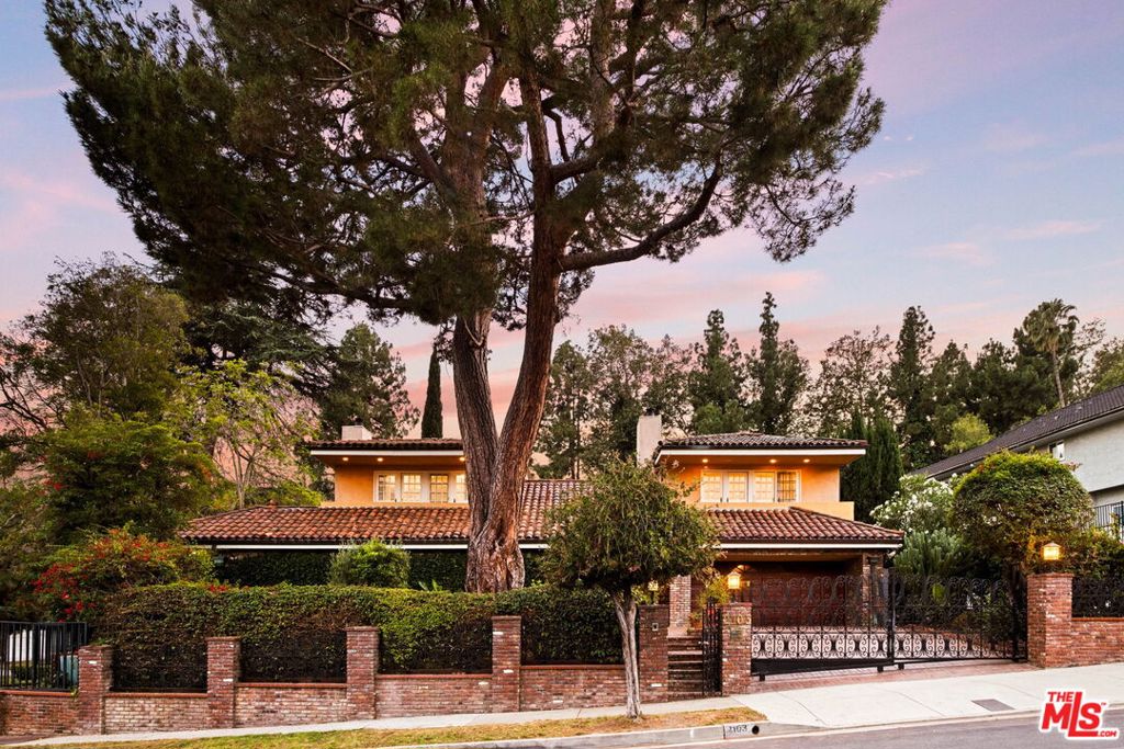 2103 N Hobart Boulevard, Los Angeles, CA 90027 — photo 1