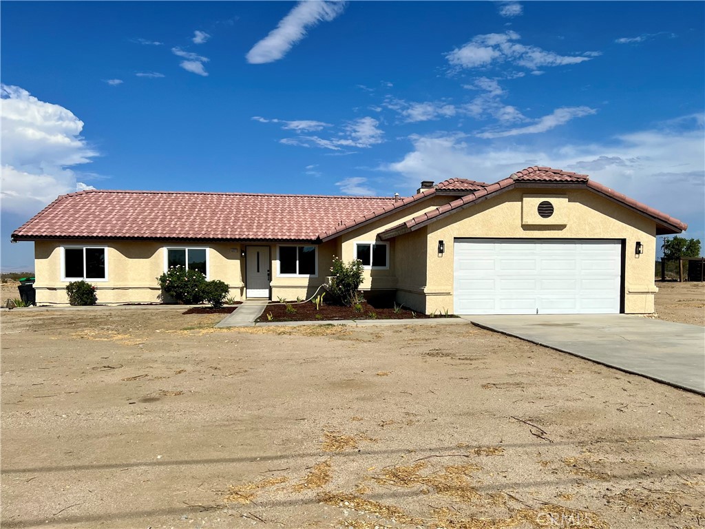 13377 Paramount Road, Phelan, CA 92371 — photo 1