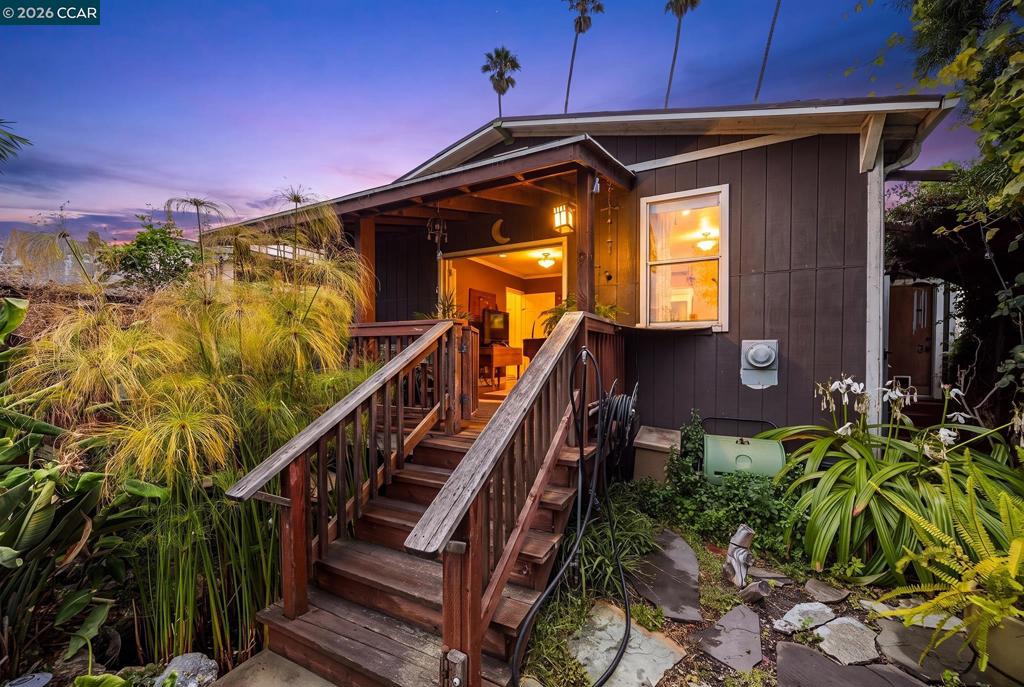 2637 Chestnut St, Oakland, CA 94607 — photo 1
