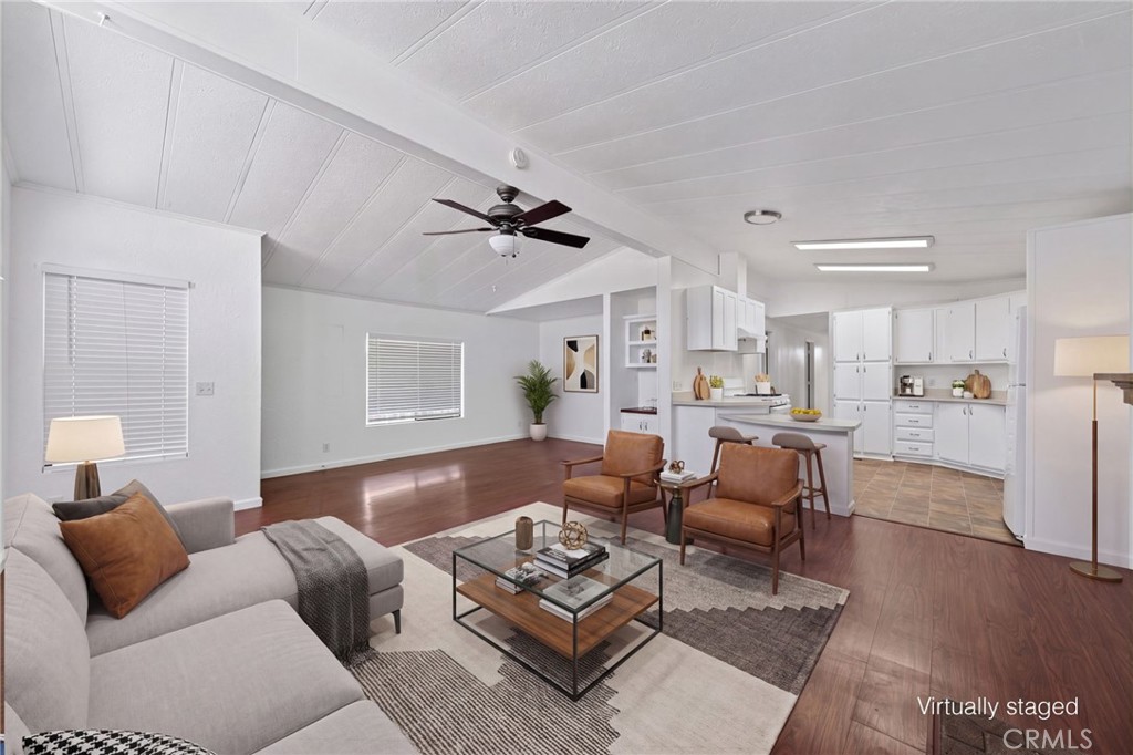 913 S Grand Avenue S 35