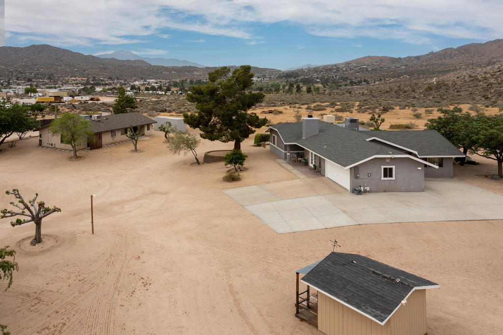 6910 Wamego Trail, Yucca Valley, CA 92284 — photo 1