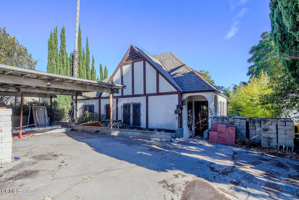 1722 Redesdale Avenue, Los Angeles, CA 90026 — photo 1