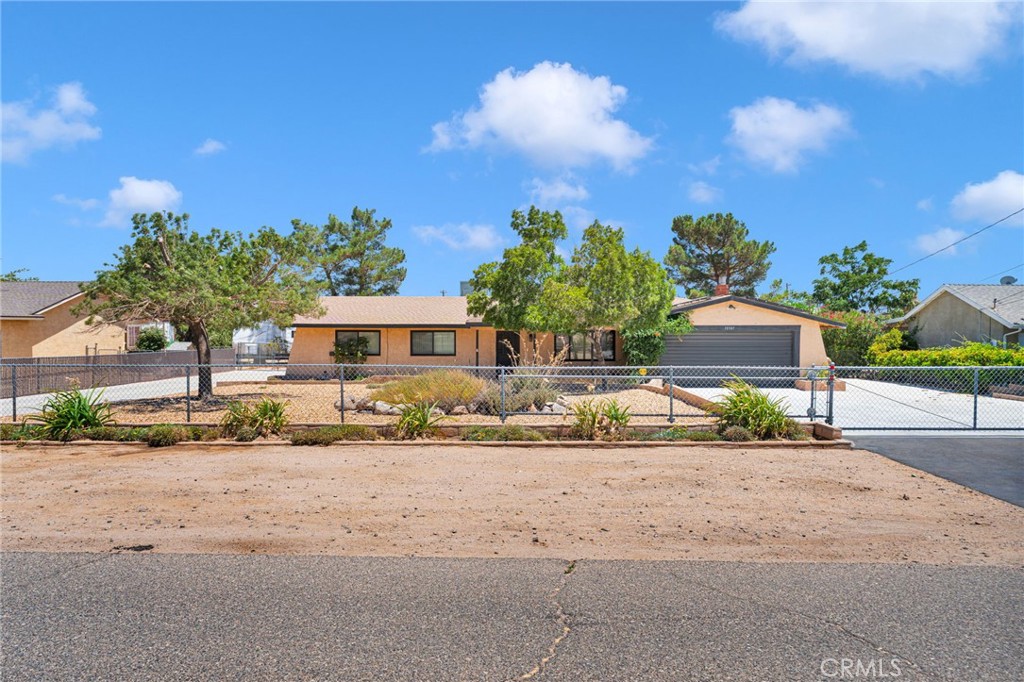 10387 Kern, Hesperia, CA 92345 — photo 1
