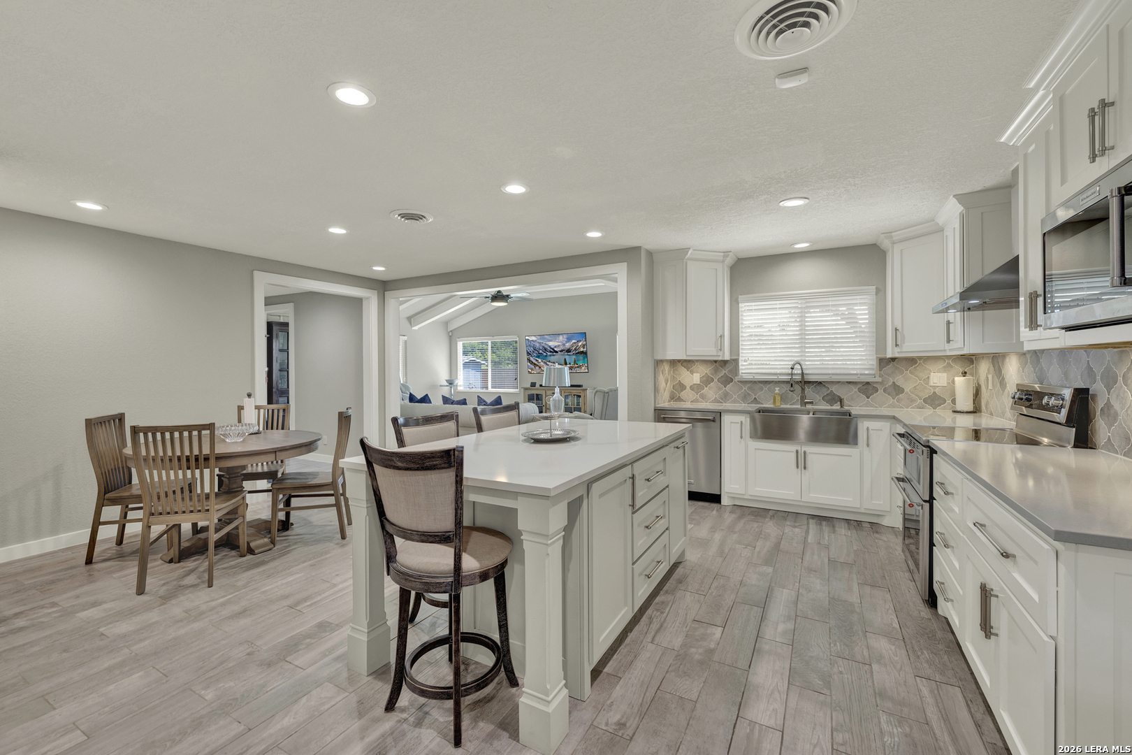 635 Riverside Path, ,  78133 — photo 1