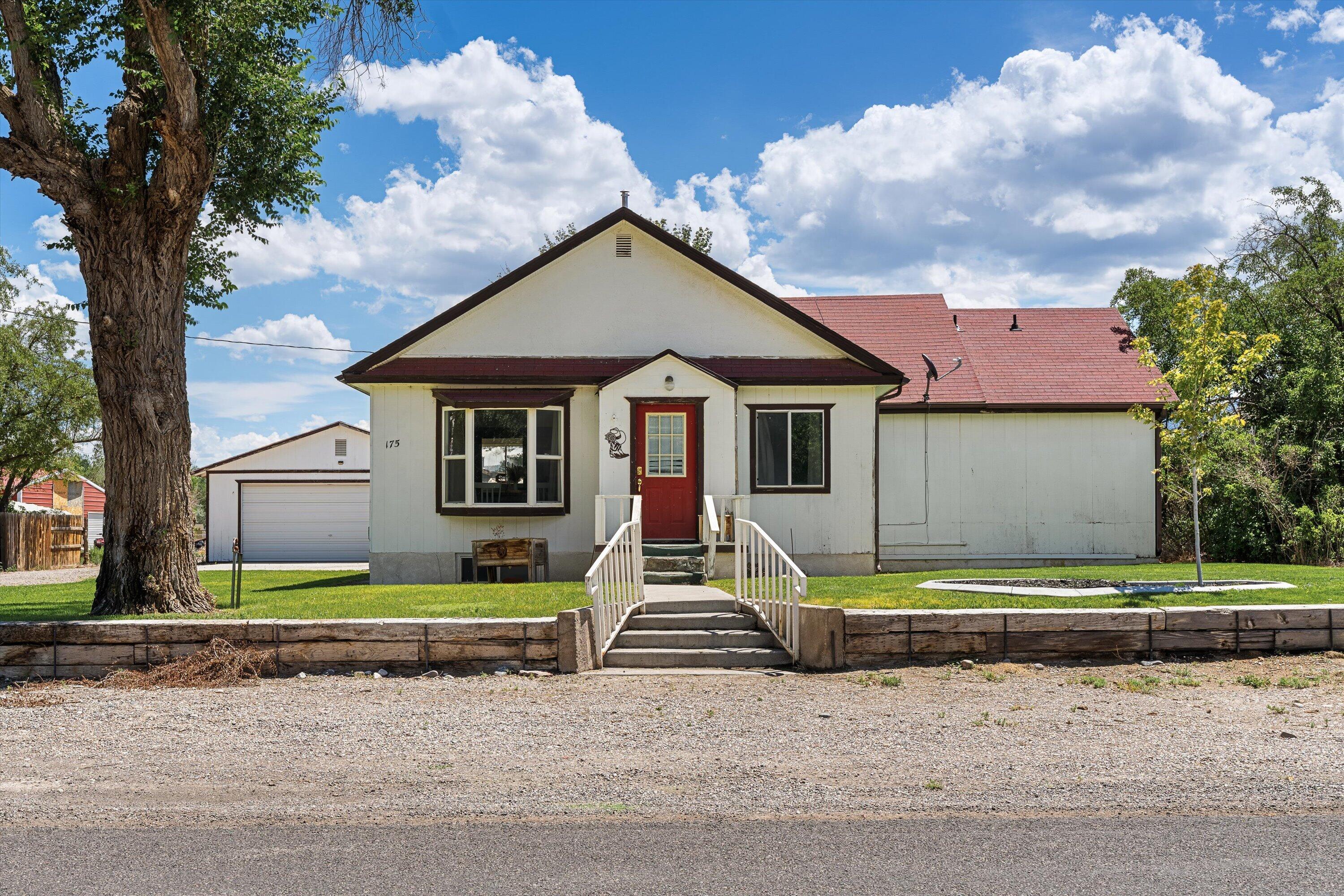 175 S 100 E, Circleville, UT 84723