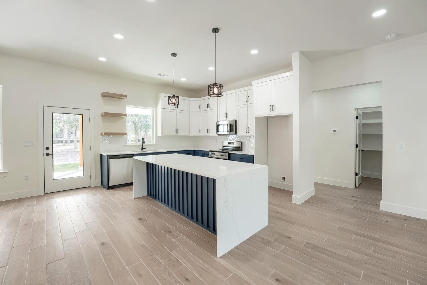 334  Nene Ln, Bastrop, TX 78602 — photo 1