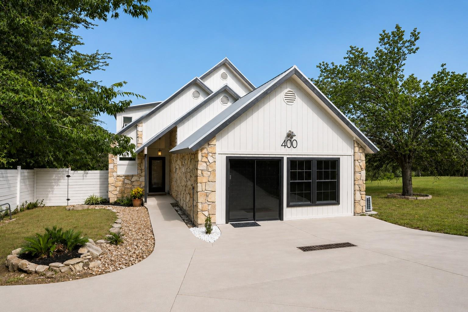 400 Laurelwood, Austin, TX 78733 — photo 1